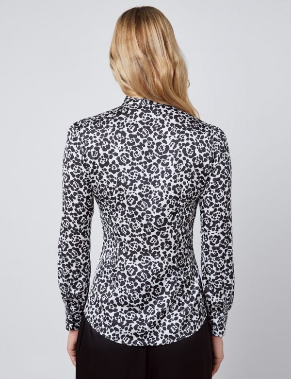 Hawes and Curtis Women Assorted Black Satin Blouse