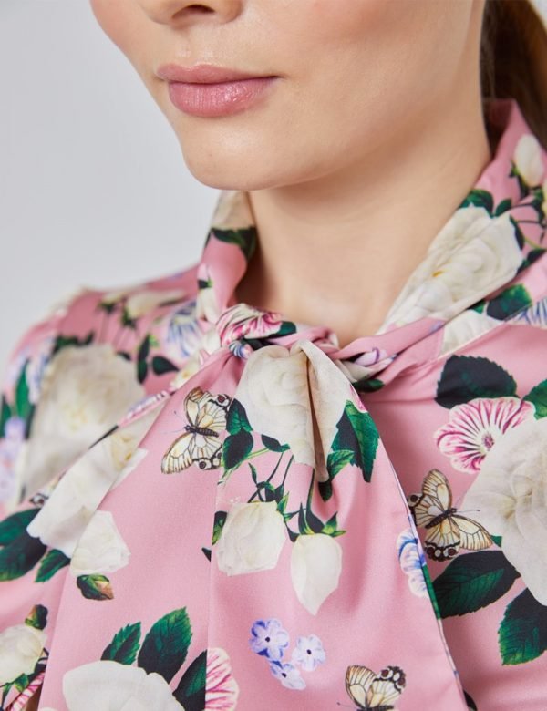 H & C Women Pink & Cream Butterfly