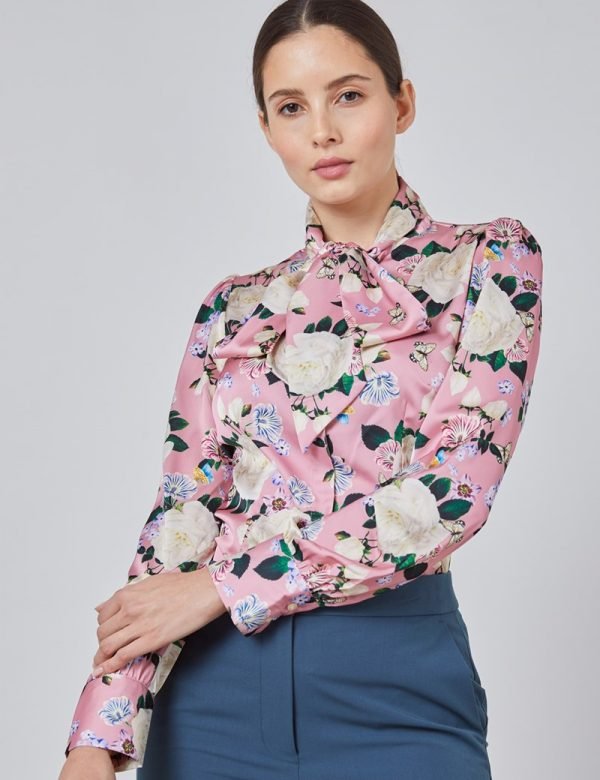 H & C Women Pink & Cream Butterfly